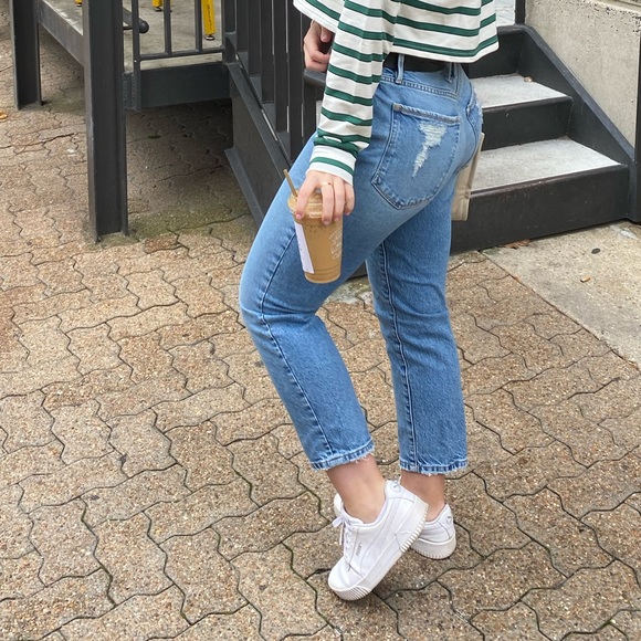 Good American Jeans - Picture 4 of 5